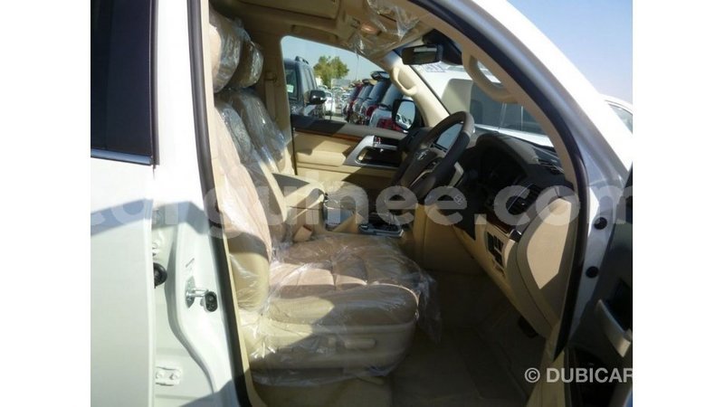 Big with watermark toyota land cruiser conakry import dubai 4772