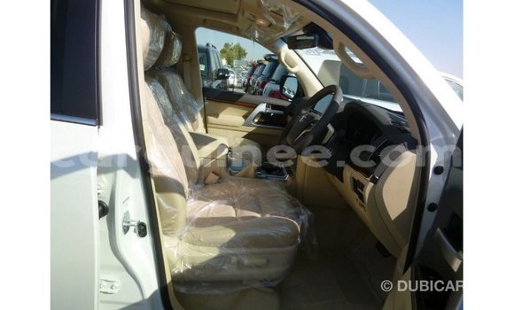 Buy Import Toyota Land Cruiser White Car in Import - Dubai in Conakry Buy Import Toyota Land Cruiser White Car in Import - Dubai in Conakry