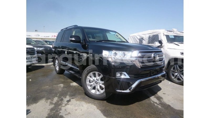 Big with watermark toyota land cruiser conakry import dubai 4773