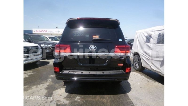 Big with watermark toyota land cruiser conakry import dubai 4773