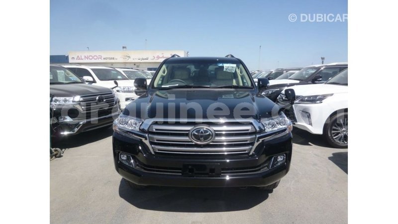 Big with watermark toyota land cruiser conakry import dubai 4774