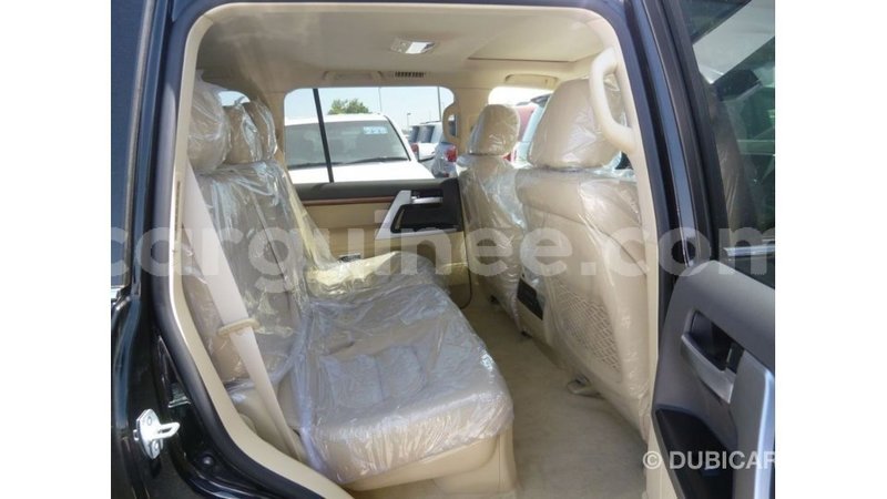 Big with watermark toyota land cruiser conakry import dubai 4774