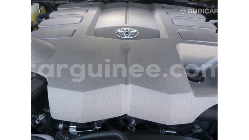 Big with watermark toyota land cruiser conakry import dubai 4774