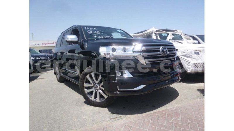 Big with watermark toyota land cruiser conakry import dubai 4775