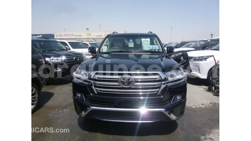 Big with watermark toyota land cruiser conakry import dubai 4777