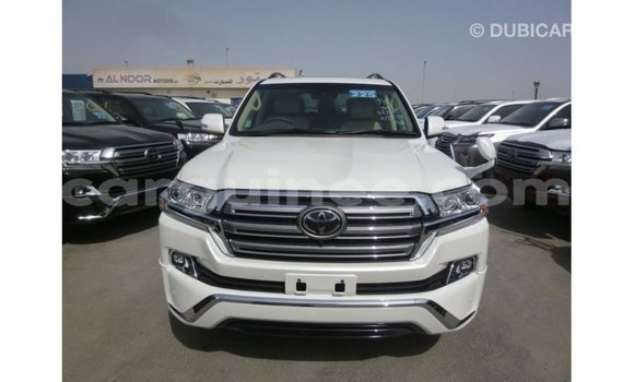 Buy Import Toyota Land Cruiser White Car in Import - Dubai in Conakry Buy Import Toyota Land Cruiser White Car in Import - Dubai in Conakry