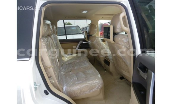 Buy Import Toyota Land Cruiser White Car in Import - Dubai in Conakry Buy Import Toyota Land Cruiser White Car in Import - Dubai in Conakry