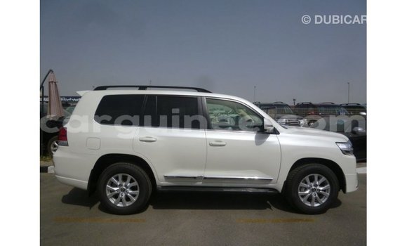 Buy Import Toyota Land Cruiser White Car in Import - Dubai in Conakry Buy Import Toyota Land Cruiser White Car in Import - Dubai in Conakry