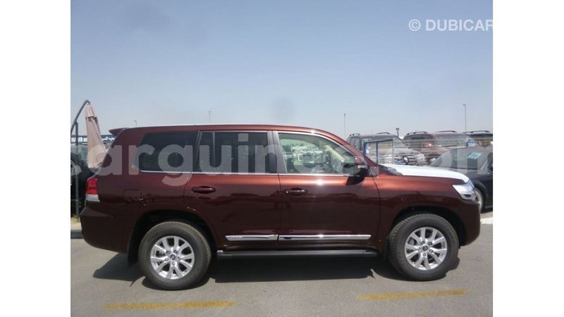 Big with watermark toyota land cruiser conakry import dubai 4783