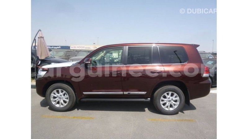 Big with watermark toyota land cruiser conakry import dubai 4783