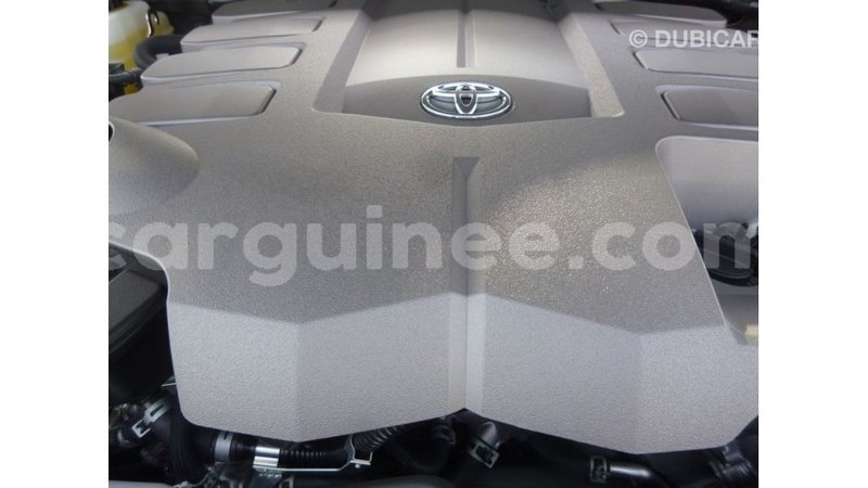 Big with watermark toyota land cruiser conakry import dubai 4783