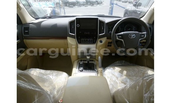 Buy Import Toyota Land Cruiser White Car in Import - Dubai in Conakry Buy Import Toyota Land Cruiser White Car in Import - Dubai in Conakry