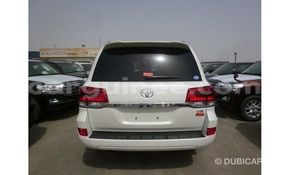 Buy Import Toyota Land Cruiser White Car in Import - Dubai in Conakry Buy Import Toyota Land Cruiser White Car in Import - Dubai in Conakry