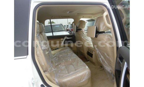 Buy Import Toyota Land Cruiser White Car in Import - Dubai in Conakry Buy Import Toyota Land Cruiser White Car in Import - Dubai in Conakry