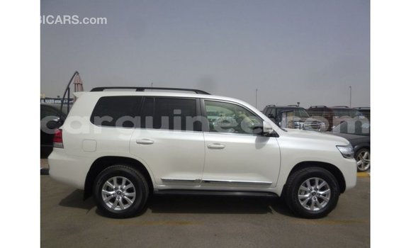 Buy Import Toyota Land Cruiser White Car in Import - Dubai in Conakry Buy Import Toyota Land Cruiser White Car in Import - Dubai in Conakry