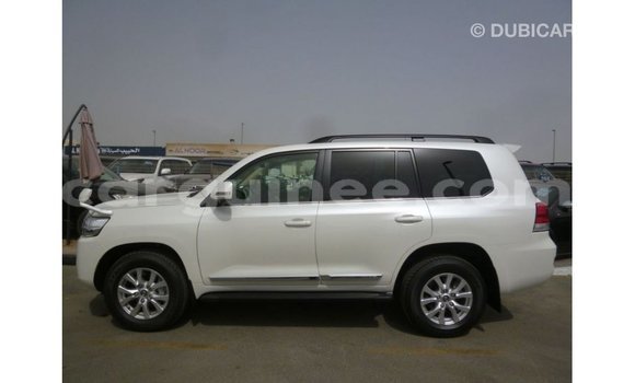 Buy Import Toyota Land Cruiser White Car in Import - Dubai in Conakry Buy Import Toyota Land Cruiser White Car in Import - Dubai in Conakry