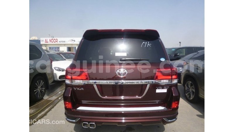 Big with watermark toyota land cruiser conakry import dubai 4786