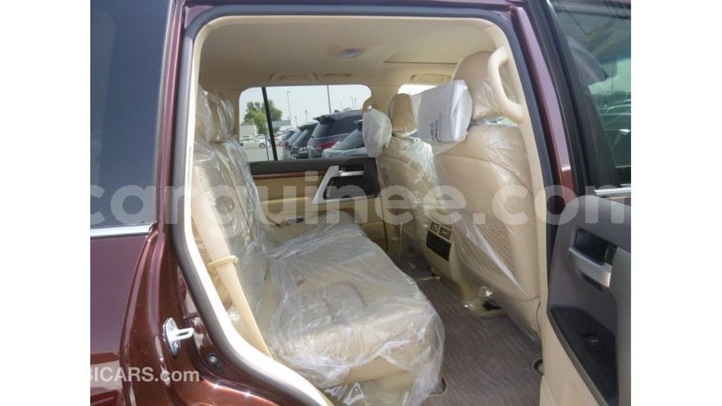 Big with watermark toyota land cruiser conakry import dubai 4786