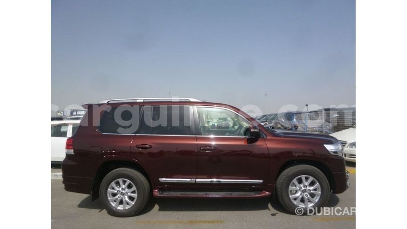 Big with watermark toyota land cruiser conakry import dubai 4786