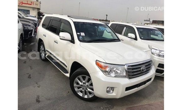 Acheter Import Voiture Toyota Land Cruiser Blanc à Import - Dubai, Conakry Acheter Import Voiture Toyota Land Cruiser Blanc à Import - Dubai, Conakry