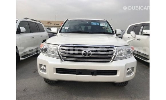 Acheter Import Voiture Toyota Land Cruiser Blanc à Import - Dubai, Conakry Acheter Import Voiture Toyota Land Cruiser Blanc à Import - Dubai, Conakry