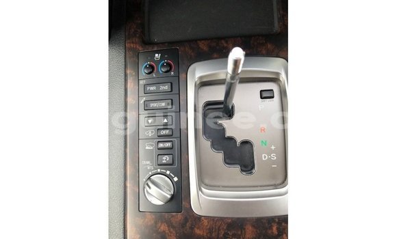 Acheter Import Voiture Toyota Land Cruiser Blanc à Import - Dubai, Conakry Acheter Import Voiture Toyota Land Cruiser Blanc à Import - Dubai, Conakry