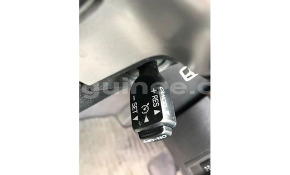 Acheter Import Voiture Toyota Land Cruiser Blanc à Import - Dubai, Conakry Acheter Import Voiture Toyota Land Cruiser Blanc à Import - Dubai, Conakry