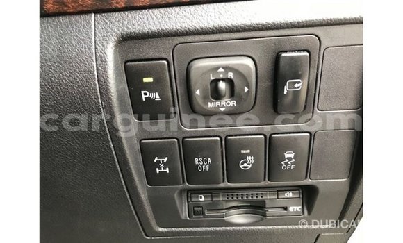 Acheter Import Voiture Toyota Land Cruiser Blanc à Import - Dubai, Conakry Acheter Import Voiture Toyota Land Cruiser Blanc à Import - Dubai, Conakry