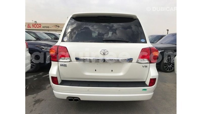 Big with watermark toyota land cruiser conakry import dubai 4801