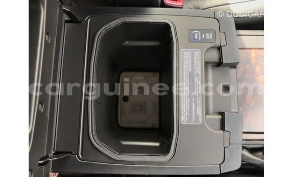 Acheter Import Voiture Toyota Land Cruiser Blanc à Import - Dubai, Conakry Acheter Import Voiture Toyota Land Cruiser Blanc à Import - Dubai, Conakry