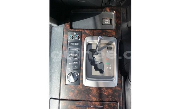 Acheter Import Voiture Toyota Land Cruiser Blanc à Import - Dubai, Conakry Acheter Import Voiture Toyota Land Cruiser Blanc à Import - Dubai, Conakry
