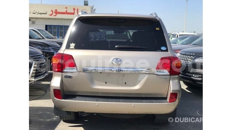 Big with watermark toyota land cruiser conakry import dubai 4802