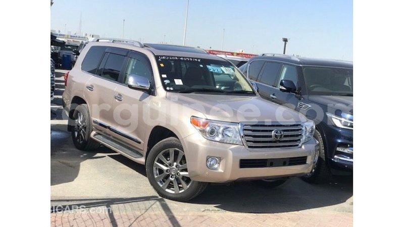 Big with watermark toyota land cruiser conakry import dubai 4802