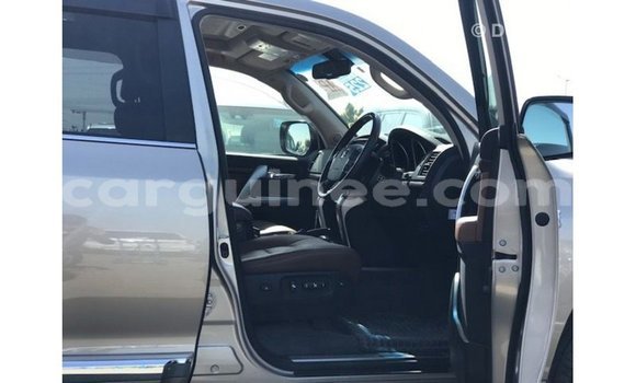 Acheter Import Voiture Toyota Land Cruiser Autre à Import - Dubai, Conakry Acheter Import Voiture Toyota Land Cruiser Autre à Import - Dubai, Conakry