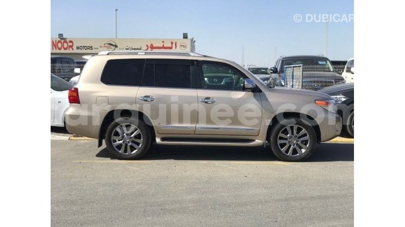 Big with watermark toyota land cruiser conakry import dubai 4802