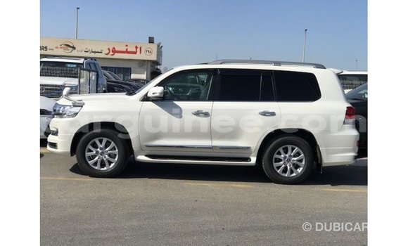 Acheter Import Voiture Toyota Land Cruiser Blanc à Import - Dubai, Conakry Acheter Import Voiture Toyota Land Cruiser Blanc à Import - Dubai, Conakry