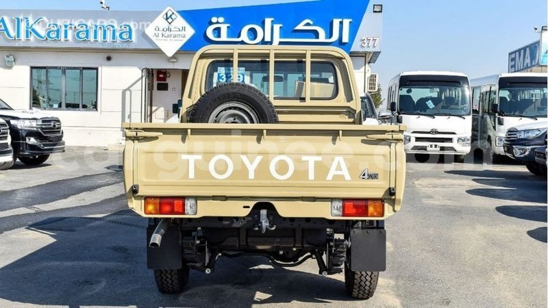 Big with watermark toyota land cruiser conakry import dubai 4814