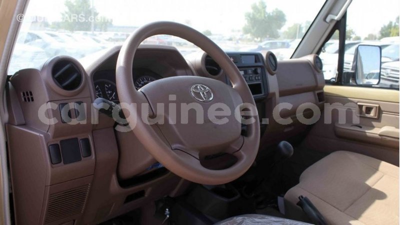 Big with watermark toyota land cruiser conakry import dubai 4816