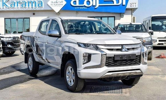 Buy Import Mitsubishi L200 White Car in Import - Dubai in Conakry Buy Import Mitsubishi L200 White Car in Import - Dubai in Conakry