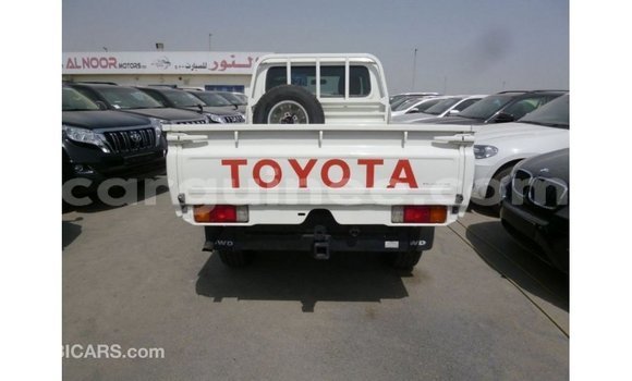 Buy Import Toyota Land Cruiser White Car in Import - Dubai in Conakry Buy Import Toyota Land Cruiser White Car in Import - Dubai in Conakry