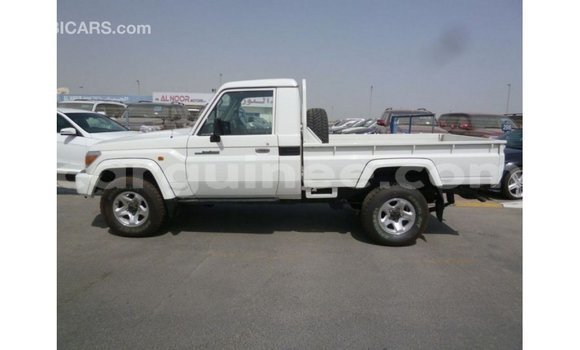 Buy Import Toyota Land Cruiser White Car in Import - Dubai in Conakry Buy Import Toyota Land Cruiser White Car in Import - Dubai in Conakry
