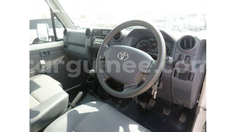 Big with watermark toyota land cruiser conakry import dubai 4822