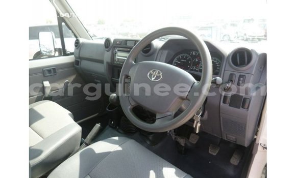 Buy Import Toyota Land Cruiser White Car in Import - Dubai in Conakry Buy Import Toyota Land Cruiser White Car in Import - Dubai in Conakry