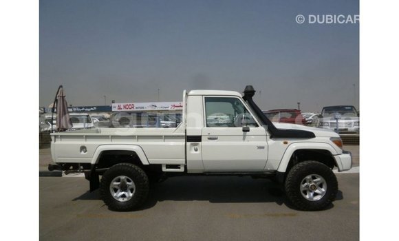Buy Import Toyota Land Cruiser White Car in Import - Dubai in Conakry Buy Import Toyota Land Cruiser White Car in Import - Dubai in Conakry