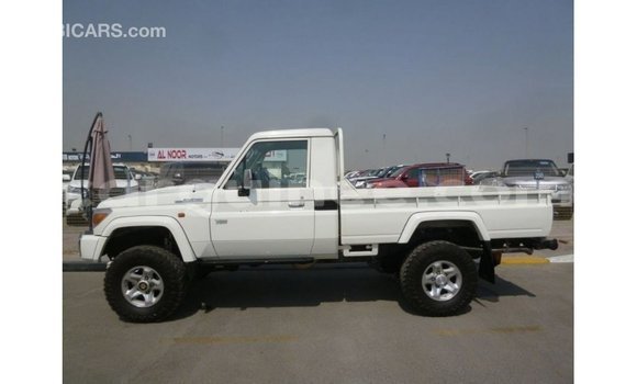Buy Import Toyota Land Cruiser White Car in Import - Dubai in Conakry Buy Import Toyota Land Cruiser White Car in Import - Dubai in Conakry