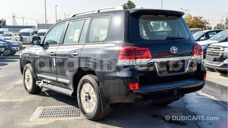 Big with watermark toyota land cruiser conakry import dubai 4823