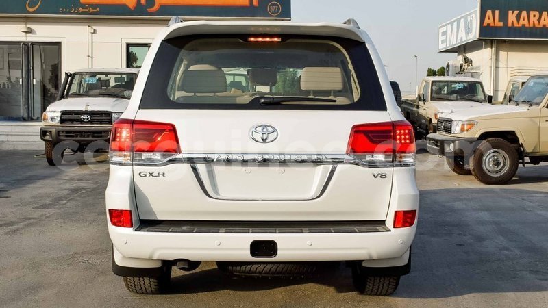 Big with watermark toyota land cruiser conakry import dubai 4824