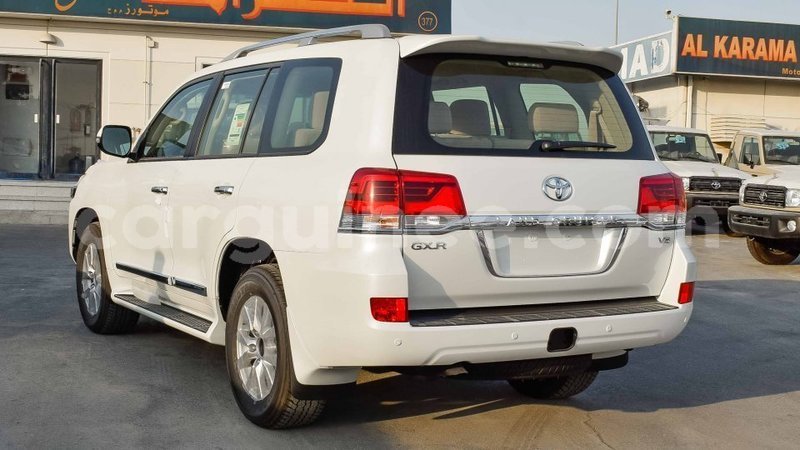 Big with watermark toyota land cruiser conakry import dubai 4824