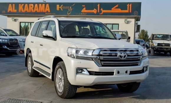 Buy Import Toyota Land Cruiser White Car in Import - Dubai in Conakry Buy Import Toyota Land Cruiser White Car in Import - Dubai in Conakry
