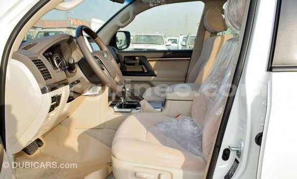 Buy Import Toyota Land Cruiser White Car in Import - Dubai in Conakry Buy Import Toyota Land Cruiser White Car in Import - Dubai in Conakry